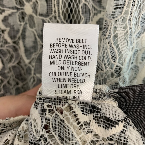 Simply Vera Vera Wang lace sleeveless dress - Picture 5 of 8